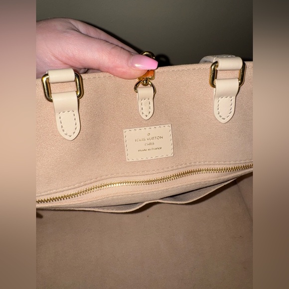 Cream & Brown Louis Vuitton Bag - Picture 7 of 15